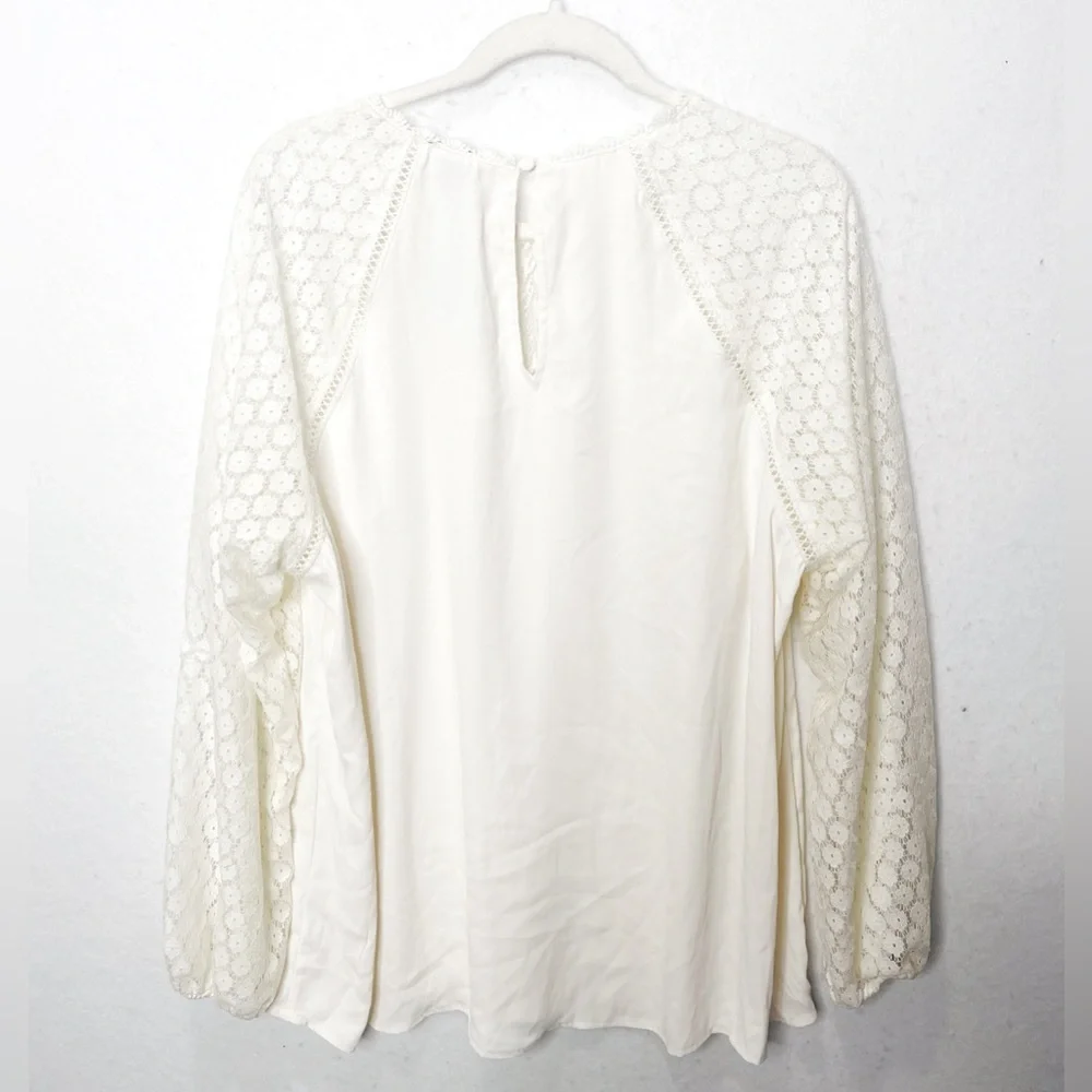 Torrid Pristine Ivory Georgette Lace Mix Sleeve Top Size 18-20 2X Romantic NWT